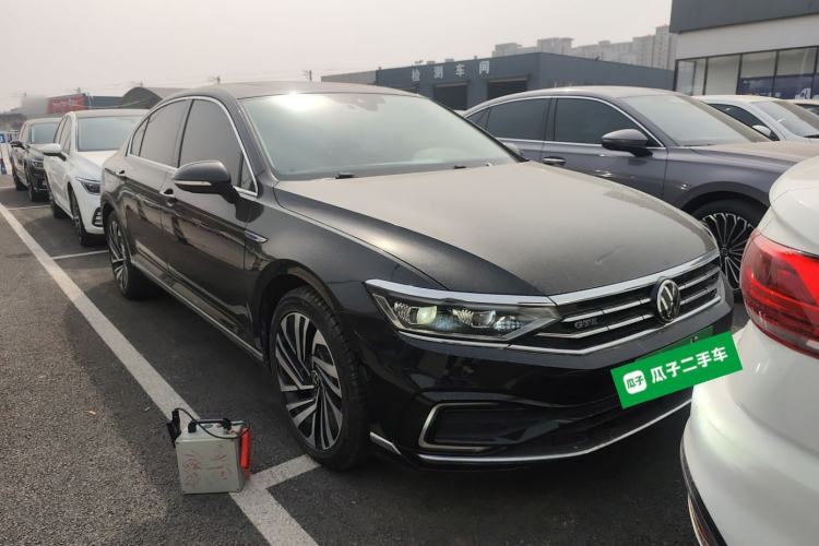 Used Volkswagen Magotan GTE Plug-in Hybrid 2020 GTE Prestige Model Front Right 45 Deg