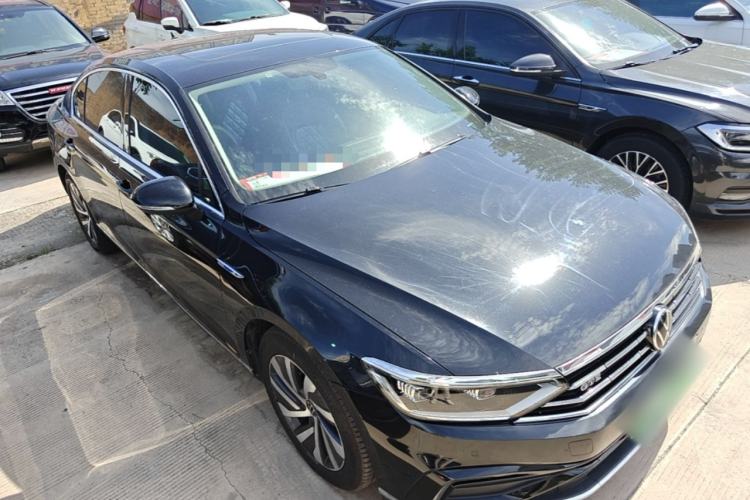 Used Volkswagen Magotan GTE Plug-in Hybrid 2020 GTE Luxury Model Front Right 45 Deg