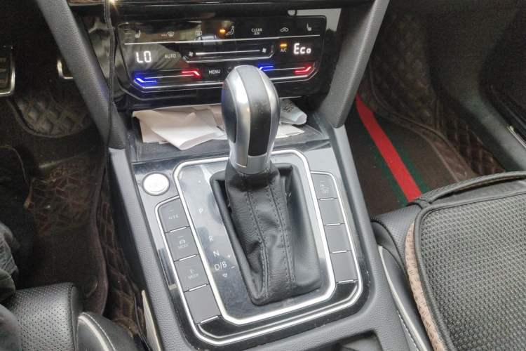 Used Volkswagen Magotan GTE Plug-in Hybrid 2020 GTE Luxury Model Gear Lever