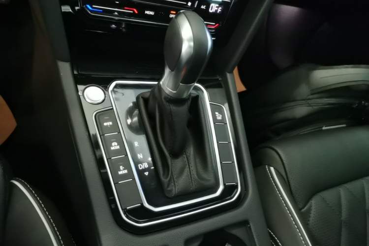 Used Volkswagen Magotan GTE Plug-in Hybrid 2020 GTE Luxury Model Gear Lever