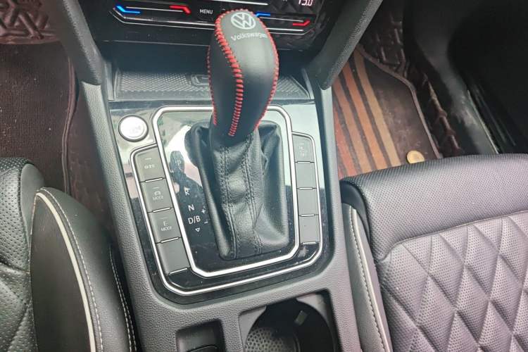 Used Volkswagen Magotan GTE Plug-in Hybrid 2020 GTE Luxury Model Gear Lever