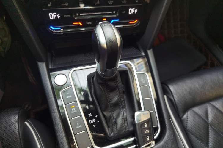 Used Volkswagen Magotan GTE Plug-in Hybrid 2020 GTE Luxury Model Gear Lever