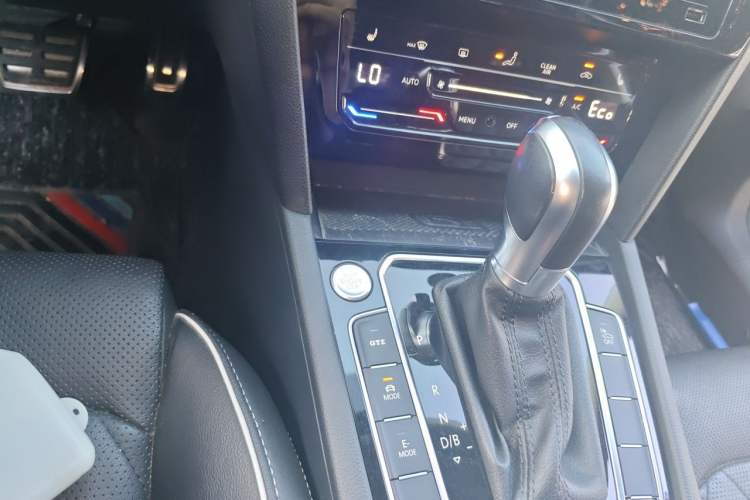 Used Volkswagen Magotan GTE Plug-in Hybrid 2020 GTE Luxury Model Gear Lever