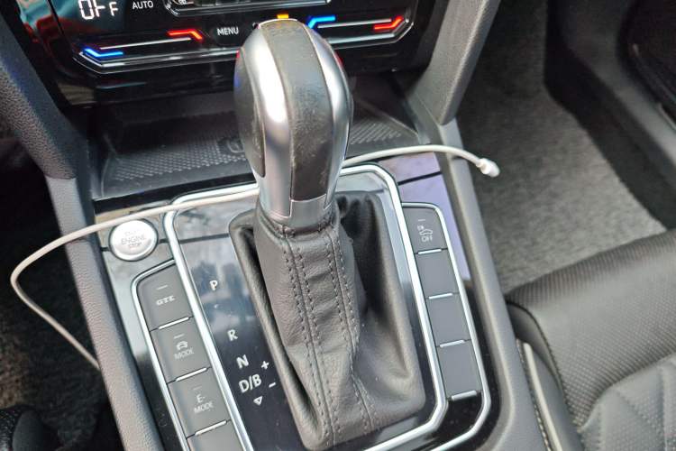 Used Volkswagen Magotan GTE Plug-in Hybrid 2020 GTE Luxury Model Gear Lever