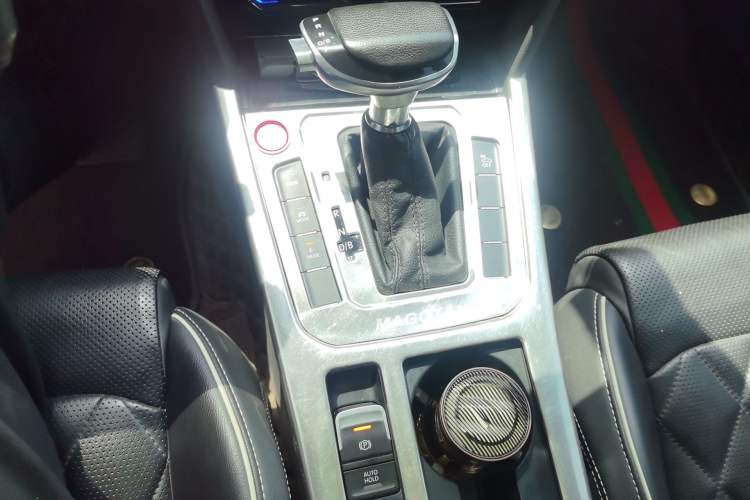 Used Volkswagen Magotan GTE Plug-in Hybrid 2020 GTE Luxury Model Gear Lever