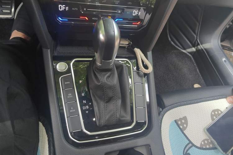 Used Volkswagen Magotan GTE Plug-in Hybrid 2020 GTE Luxury Model Gear Lever