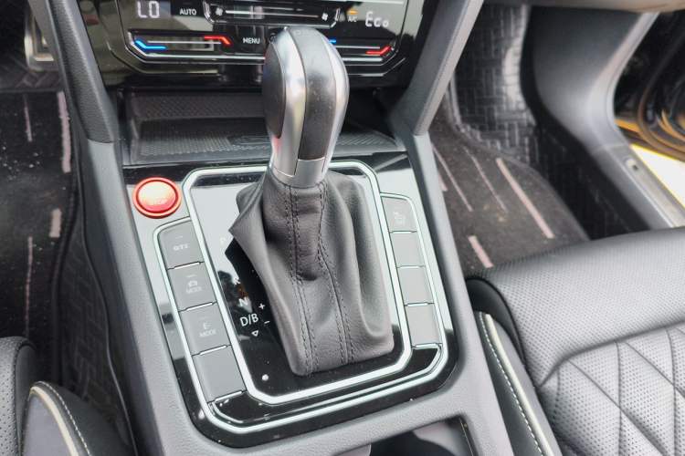 Used Volkswagen Magotan GTE Plug-in Hybrid 2020 GTE Luxury Model Gear Lever