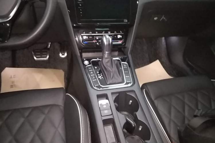 Used Volkswagen Magotan GTE Plug-in Hybrid 2020 GTE Luxury Model Gear Lever