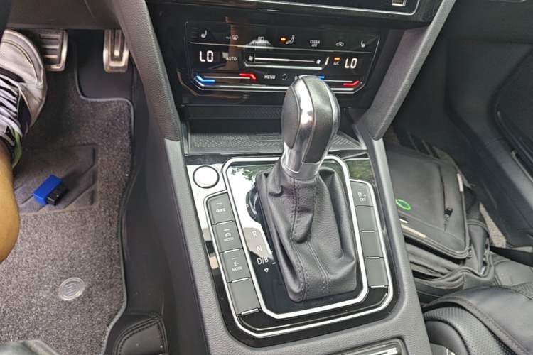 Used Volkswagen Magotan GTE Plug-in Hybrid 2020 GTE Luxury Model Gear Lever