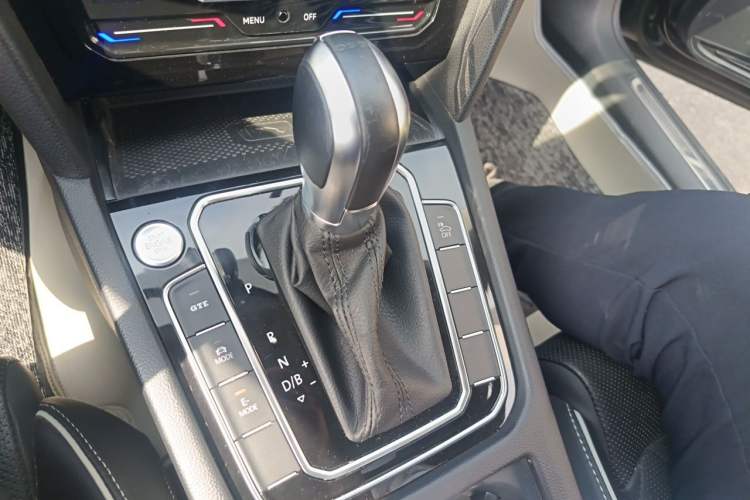 Used Volkswagen Magotan GTE Plug-in Hybrid 2020 GTE Luxury Model Gear Lever