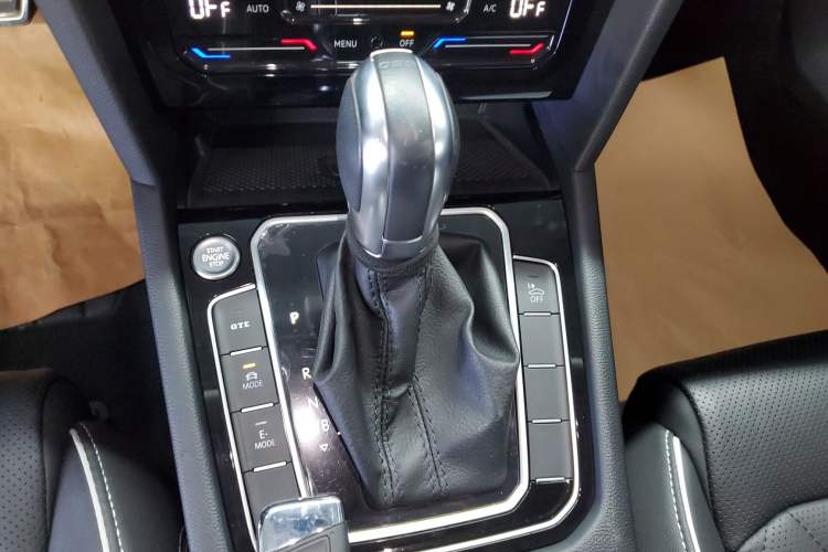 Used Volkswagen Magotan GTE Plug-in Hybrid 2020 GTE Luxury Model Gear Lever