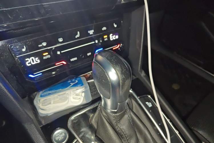 Used Volkswagen Magotan GTE Plug-in Hybrid 2020 GTE Luxury Model Gear Lever