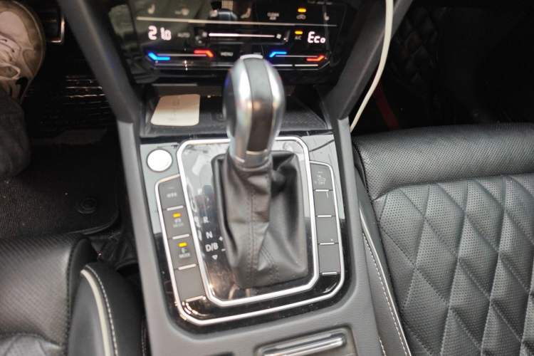 Used Volkswagen Magotan GTE Plug-in Hybrid 2020 GTE Luxury Model Gear Lever