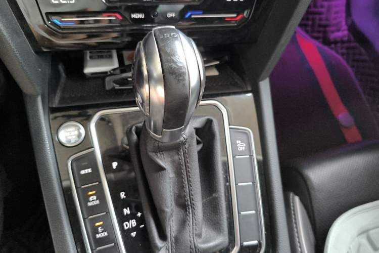 Used Volkswagen Magotan GTE Plug-in Hybrid 2020 GTE Luxury Model Gear Lever