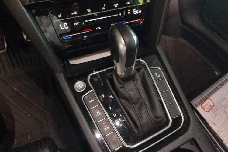 Used Volkswagen Magotan GTE Plug-in Hybrid 2020 GTE Luxury Model Gear Lever
