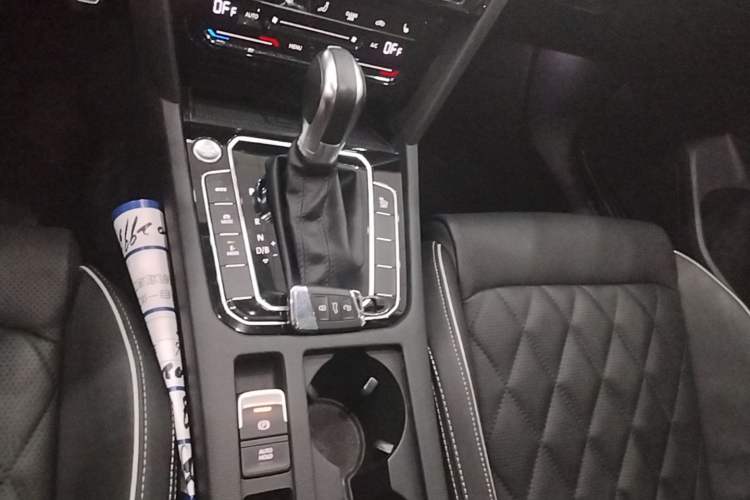 Used Volkswagen Magotan GTE Plug-in Hybrid 2020 GTE Luxury Model Gear Lever