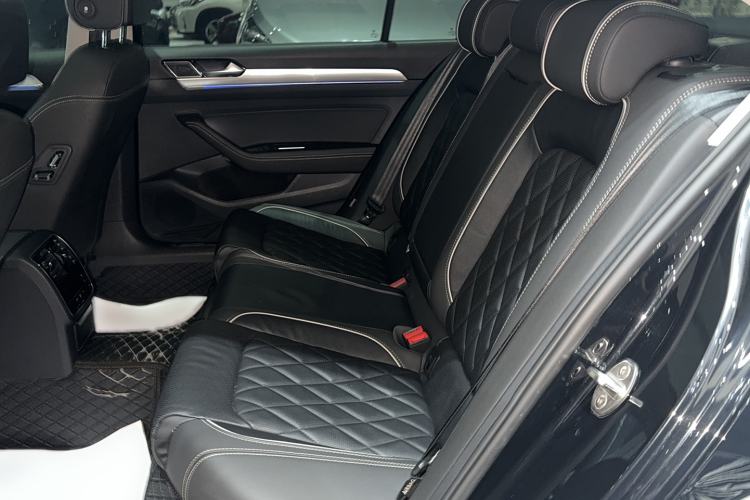 Used Volkswagen Magotan GTE Plug-in Hybrid 2020 GTE Luxury Model Interior 1
