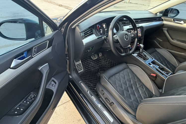 Used Volkswagen Magotan GTE Plug-in Hybrid 2020 GTE Luxury Model Interior 1