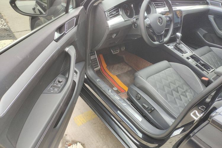 Used Volkswagen Magotan GTE Plug-in Hybrid 2020 GTE Luxury Model Interior 2