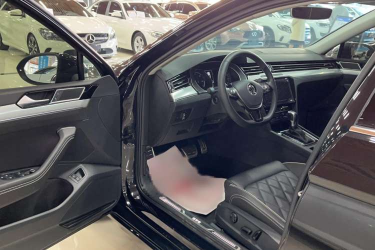 Used Volkswagen Magotan GTE Plug-in Hybrid 2020 GTE Luxury Model Interior 2