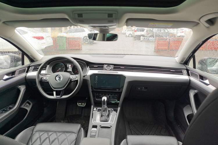 Used Volkswagen Magotan GTE Plug-in Hybrid 2020 GTE Prestige Model Interior 2