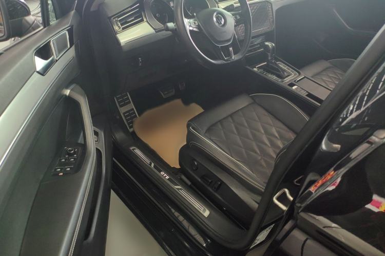 Used Volkswagen Magotan GTE Plug-in Hybrid 2020 GTE Luxury Model Interior 2