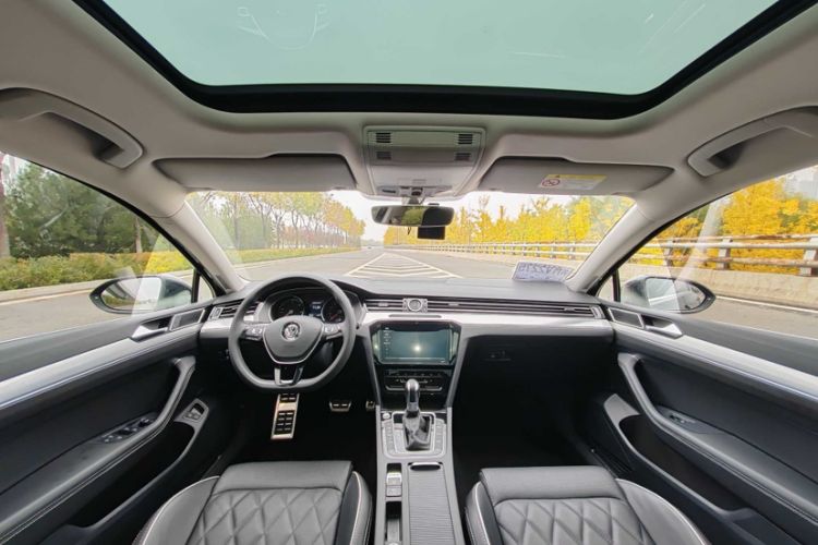 Used Volkswagen Magotan GTE Plug-in Hybrid 2020 GTE Luxury Model Interior 3