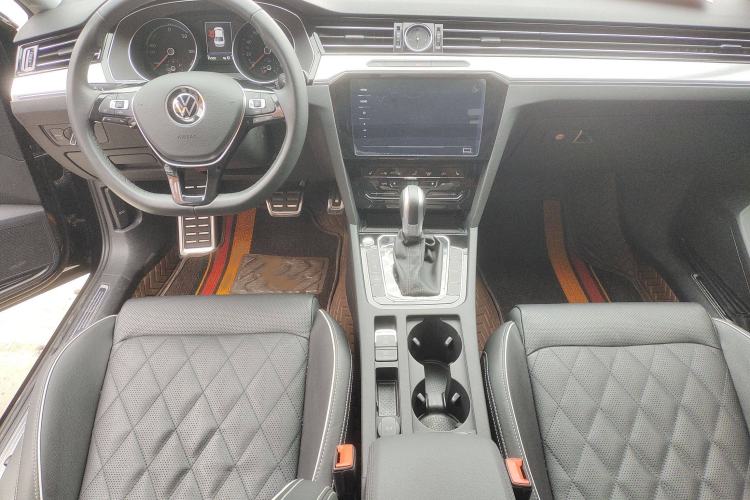 Used Volkswagen Magotan GTE Plug-in Hybrid 2020 GTE Luxury Model Interior 3
