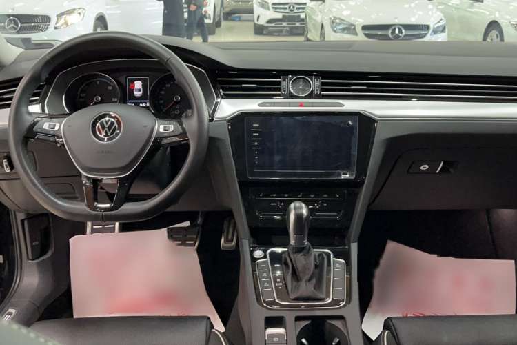 Used Volkswagen Magotan GTE Plug-in Hybrid 2020 GTE Luxury Model Interior 3