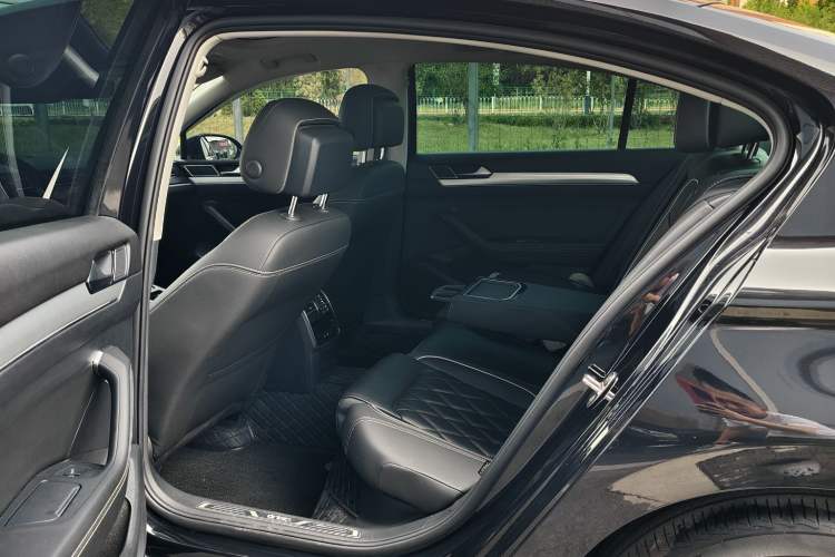 Used Volkswagen Magotan GTE Plug-in Hybrid 2020 GTE Prestige Model Interior 4