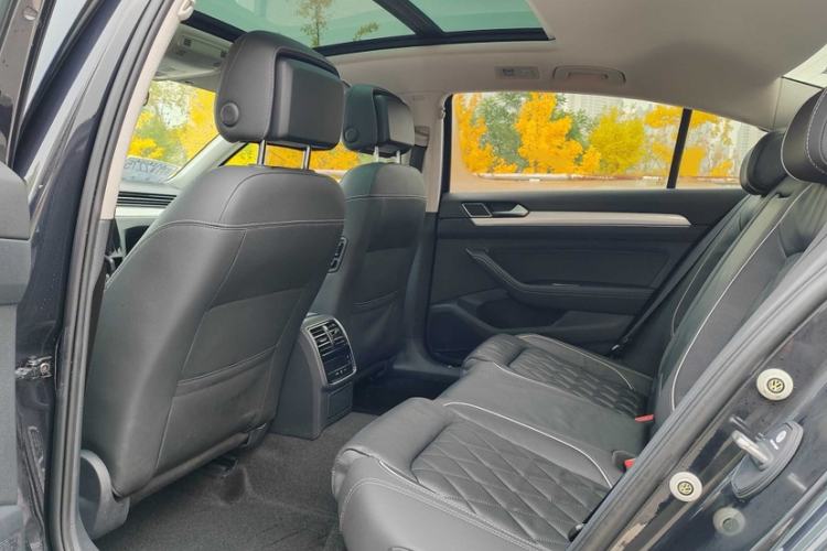 Used Volkswagen Magotan GTE Plug-in Hybrid 2020 GTE Luxury Model Interior 4