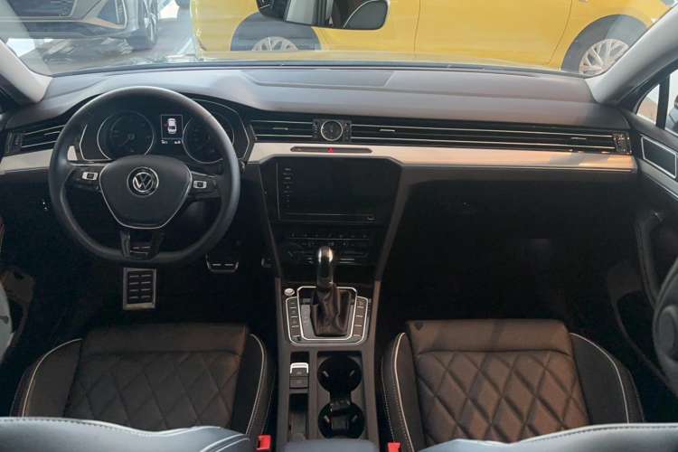 Used Volkswagen Magotan GTE Plug-in Hybrid 2020 GTE Luxury Model Interior 5