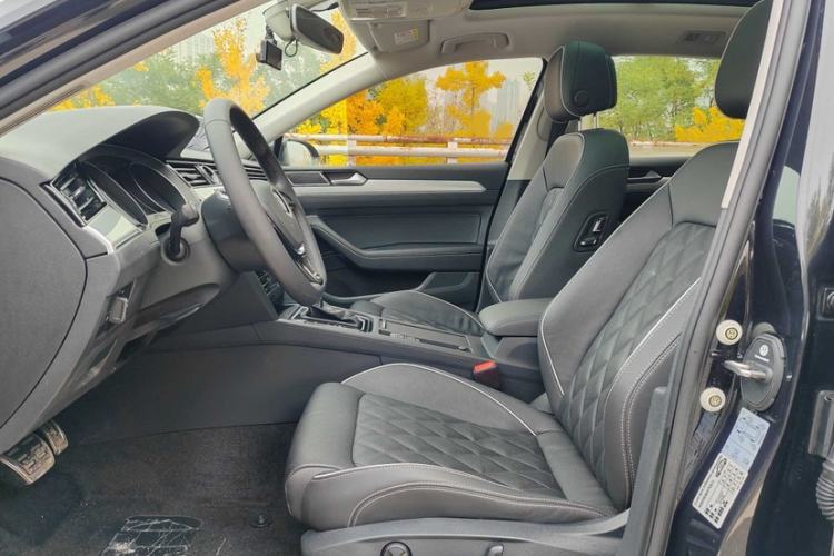 Used Volkswagen Magotan GTE Plug-in Hybrid 2020 GTE Luxury Model Interior 6