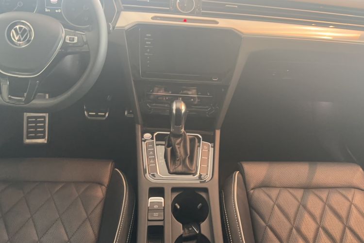 Used Volkswagen Magotan GTE Plug-in Hybrid 2020 GTE Luxury Model Interior 7