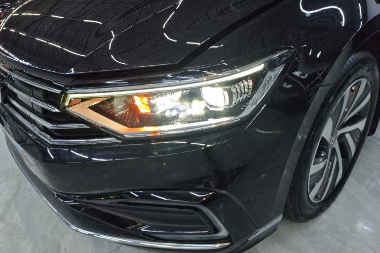 Used Volkswagen Magotan GTE Plug-in Hybrid 2020 GTE Luxury Model Left Front Headlight