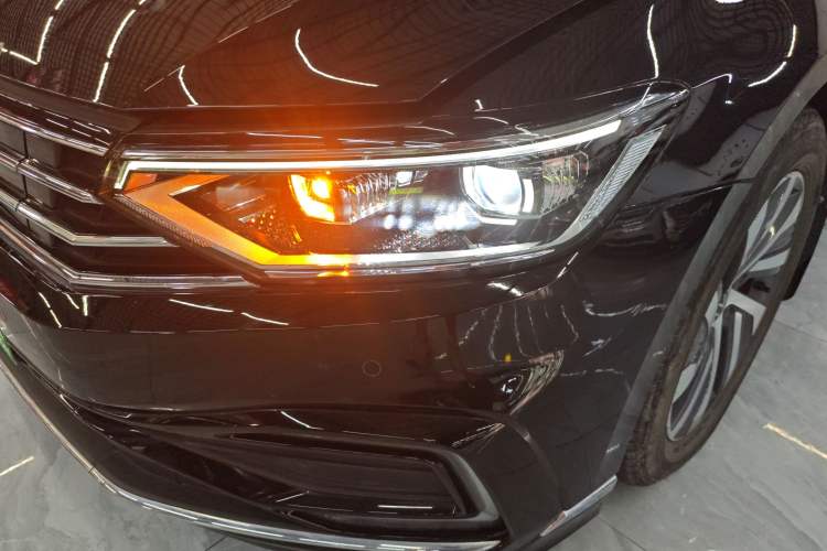 Used Volkswagen Magotan GTE Plug-in Hybrid 2020 GTE Luxury Model Left Front Headlight