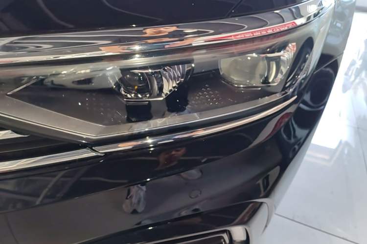 Used Volkswagen Magotan GTE Plug-in Hybrid 2020 GTE Prestige Model Left Front Headlight
