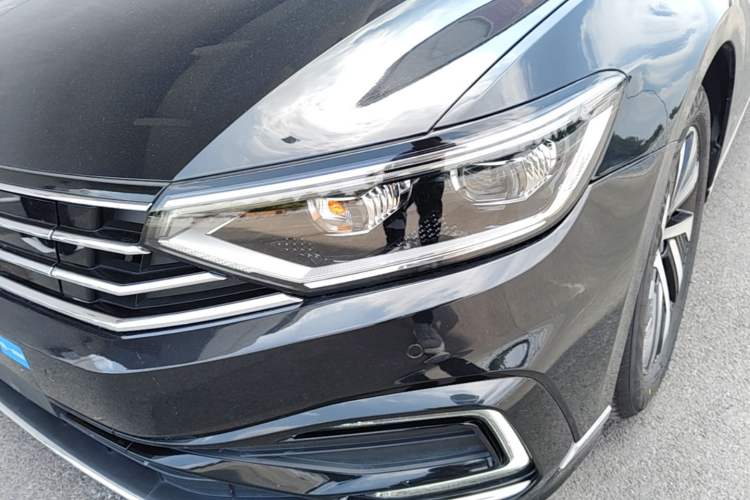 Used Volkswagen Magotan GTE Plug-in Hybrid 2020 GTE Luxury Model Left Front Headlight
