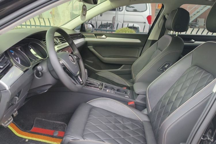Used Volkswagen Magotan GTE Plug-in Hybrid 2020 GTE Luxury Model Left Front Seat