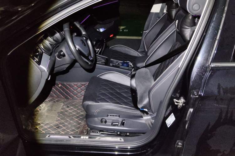 Used Volkswagen Magotan GTE Plug-in Hybrid 2020 GTE Prestige Model Left Front Seat