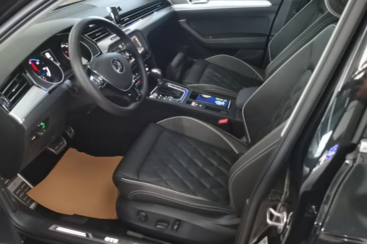 Used Volkswagen Magotan GTE Plug-in Hybrid 2020 GTE Luxury Model Left Front Seat