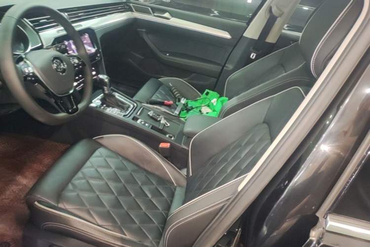 Used Volkswagen Magotan GTE Plug-in Hybrid 2020 GTE Luxury Model Left Front Seat