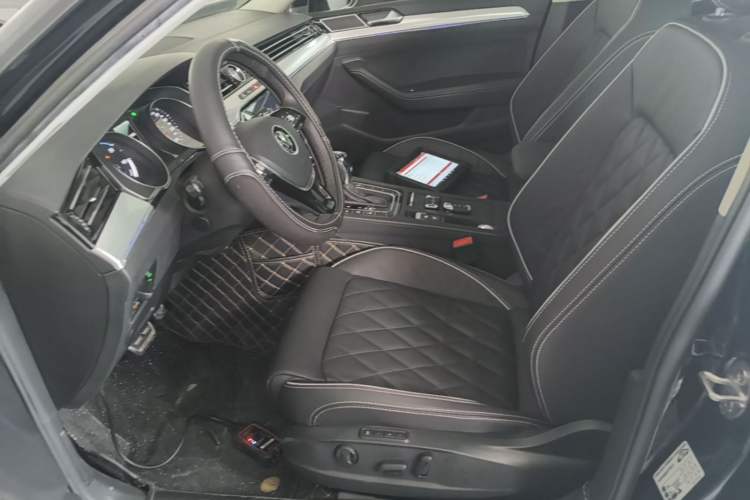Used Volkswagen Magotan GTE Plug-in Hybrid 2020 GTE Prestige Model Left Front Seat