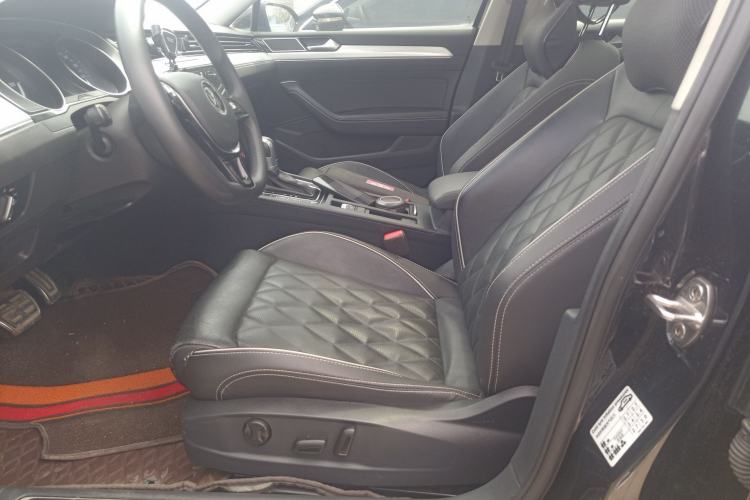 Used Volkswagen Magotan GTE Plug-in Hybrid 2020 GTE Luxury Model Left Front Seat