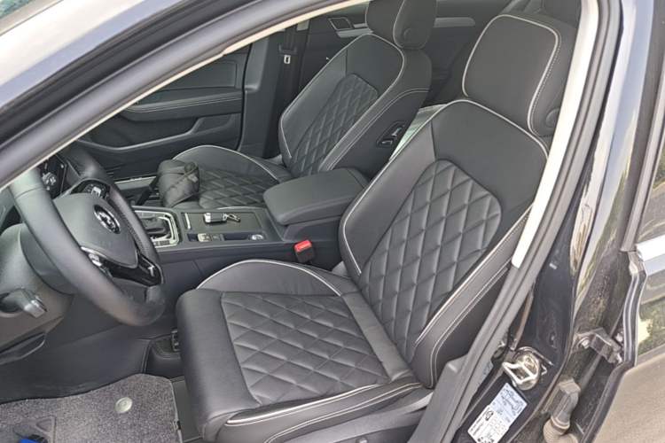 Used Volkswagen Magotan GTE Plug-in Hybrid 2020 GTE Luxury Model Left Front Seat