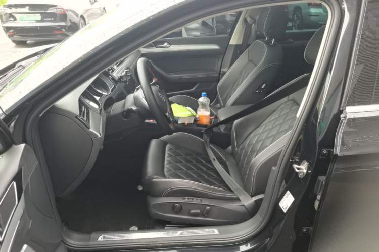 Used Volkswagen Magotan GTE Plug-in Hybrid 2020 GTE Prestige Model Left Front Seat