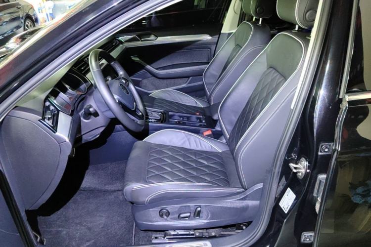 Used Volkswagen Magotan GTE Plug-in Hybrid 2020 GTE Prestige Model Left Front Seat