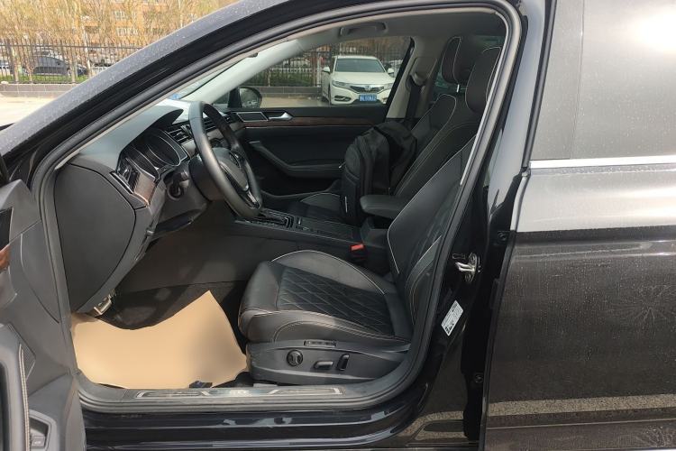 Used Volkswagen Magotan GTE Plug-in Hybrid 2020 GTE Prestige Model Left Front Seat