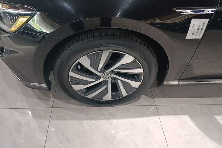 Used Volkswagen Magotan GTE Plug-in Hybrid 2020 GTE Luxury Model Left Front Wheel Hub