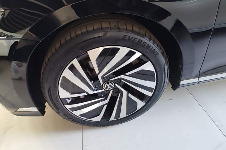 Used Volkswagen Magotan GTE Plug-in Hybrid 2020 GTE Prestige Model Left Front Wheel Hub